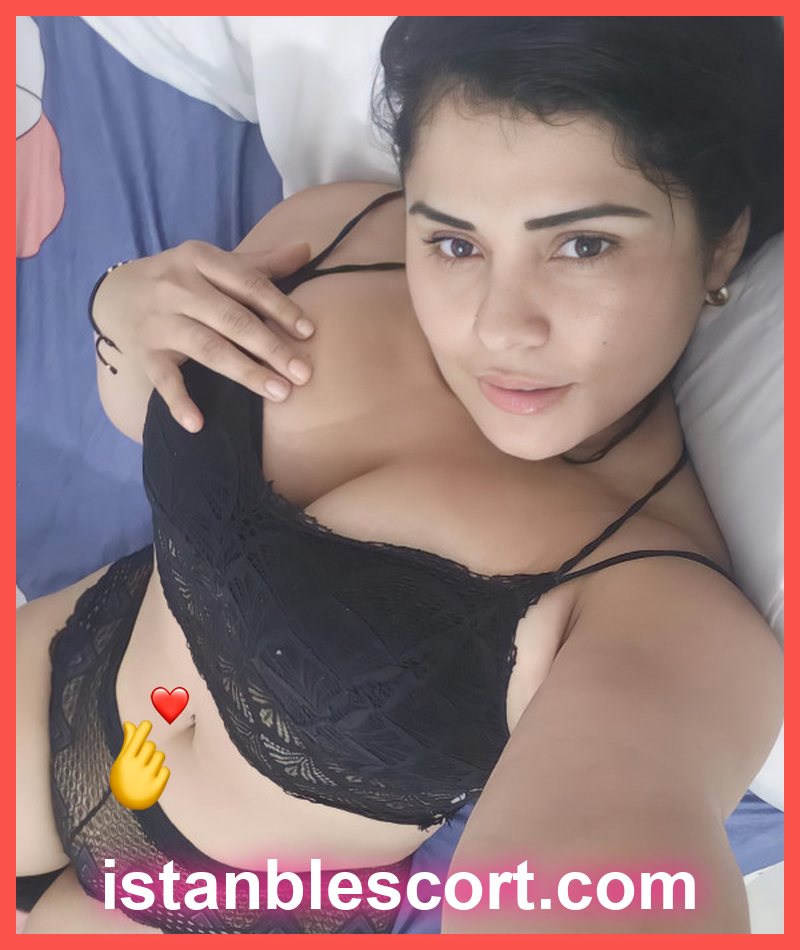 Tuğçe, 25 — Kasımpaşa vitrin kartı